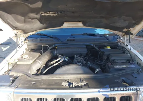 2008 Jeep Commander Sport z USA, uszkodzony, nr VIN 1J8HH48K58C117990